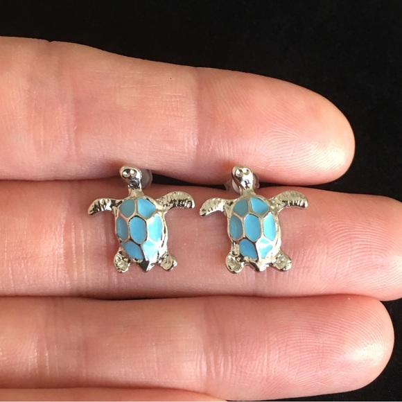 Blue and Silver Turtle Stud Earrings - Picture 4 of 6